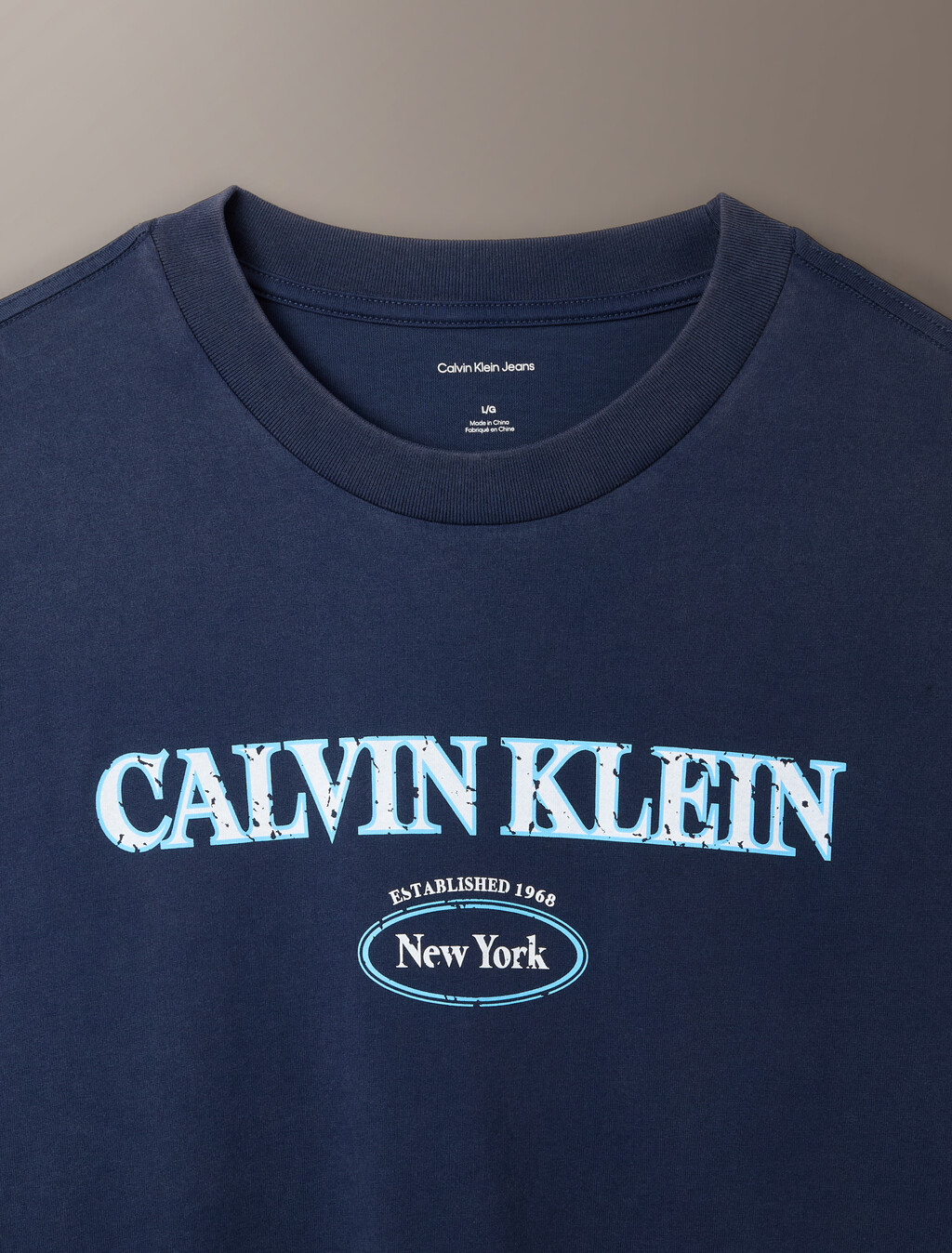Buy 애시드 워시 그래픽 티 in color Navy