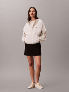 Buy 여성 숏 릴렉스드 패커블 윈드브레이커 in color CHALK