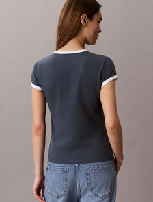 Buy 여성 슬림 로고 링거 티 in color Dark Blue