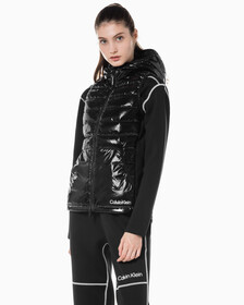 Buy 여성 슬림핏 다운 베스트 in color BLACK