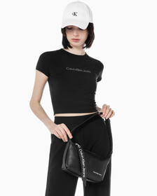 Buy 여성 CKJ 스컬티드 숄더백 in color BLACK