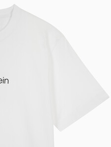 Buy 여성 릴렉스드 스탠다드로고 크루넥 반팔 티셔츠 in color BRILLIANT WHITE