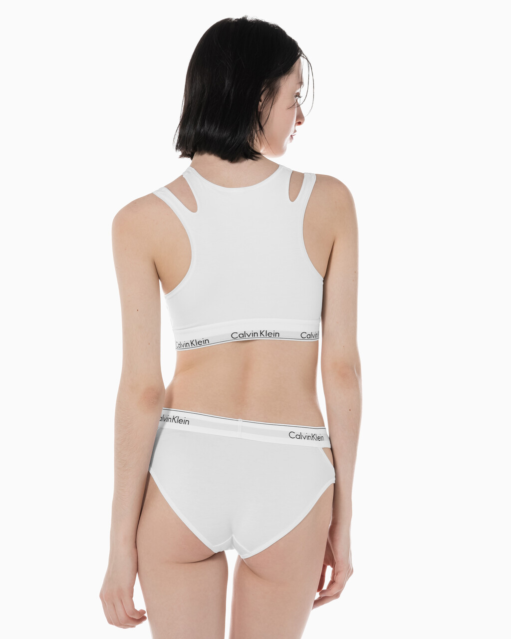 Buy 여성 모던 코튼 디컨스트럭티드 비키니 팬티 in color WHITE