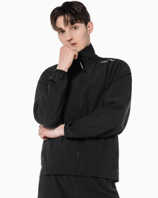 Buy 남성 리플렉티브 로고 레귤러 핏 윈드 재킷 in color BLACK
