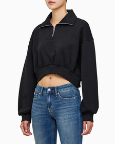 Buy 여성 하프집 엠보스 폴로넥 스웻 in color CK BLACK