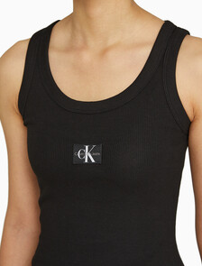 Buy 여성 우븐 라벨 립 탱크 탑 in color CK BLACK