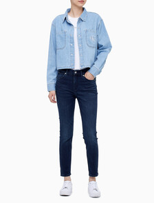 Buy 여성 대드핏 크롭 라이트 블루 데님 셔츠 in color CHALKY BLUE