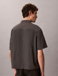 Buy 나일론 릴렉스 캠프 카라 숏슬리브 셔츠 in color Grey