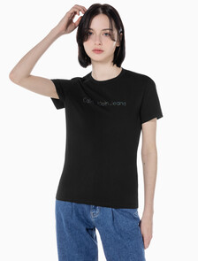 Buy 여성 슬림핏 인스티튜셔널 로고 반팔 티셔츠 in color CK BLACK