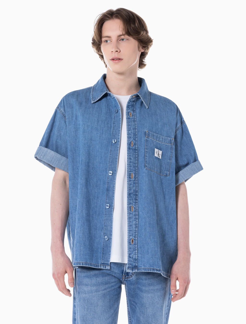 Buy 남성 캠프 반팔 데님 셔츠 in color MID BLUE BACK EMBRO