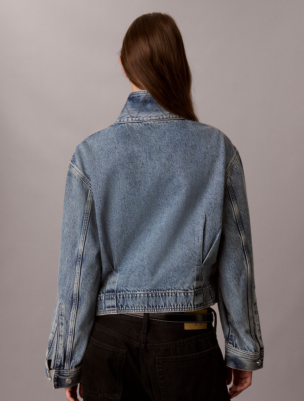 Buy 여성 크롭 데님 유틸리티 자켓 in color TATTERED LAPIS