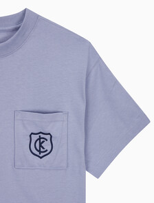 Buy 여성 박시 CK 크레스트 크롭 포켓 반팔 티셔츠 in color PERSIAN VIOLET