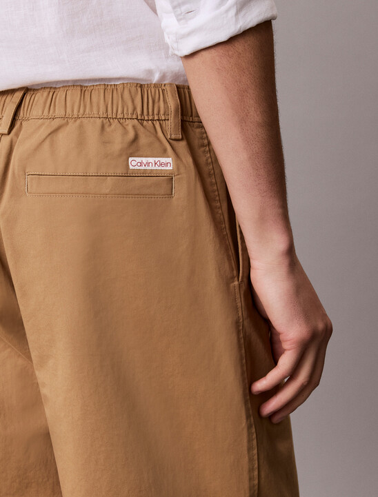 워시드 면 트윌 플리츠 치노 팬츠