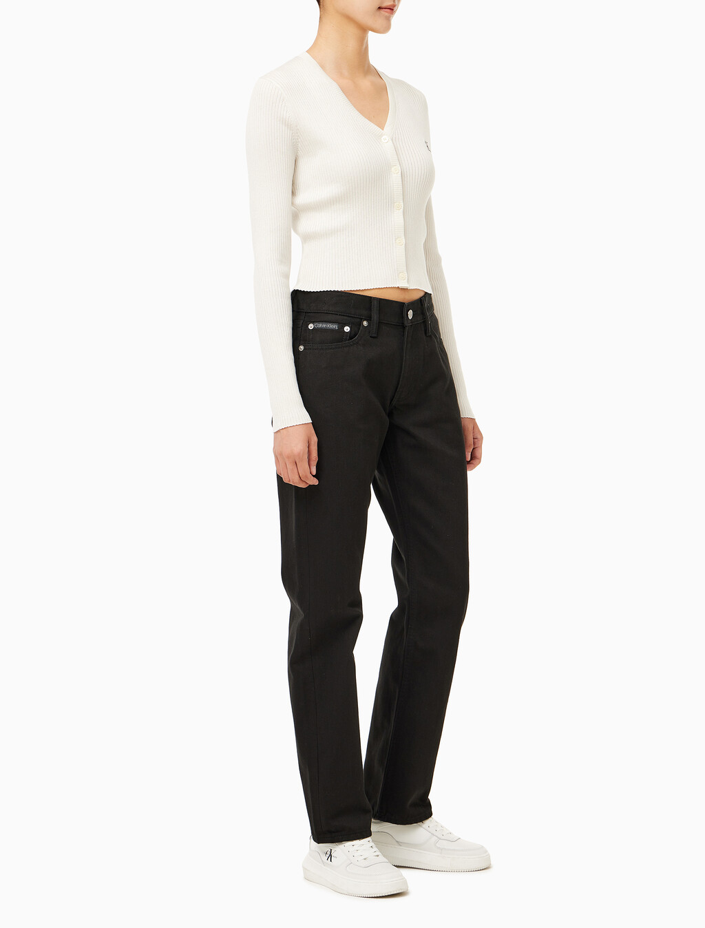 Buy 여성 로우라이즈 스트레이트핏 블랙 데님 in color WASHED BLACK LOGO LACE