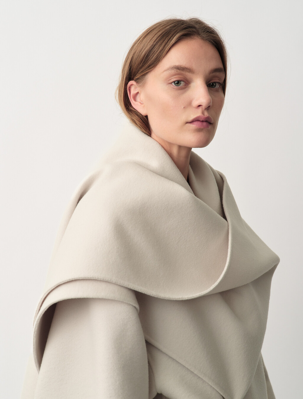 Buy AMELIA WOMENS CASHMERE COAT in color DESERT SAND DUN