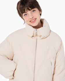 Buy 여성 패커블 울트라 라이트 다운 in color PINK BEIGE