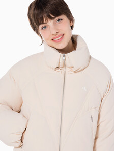 Buy 여성 패커블 울트라 라이트 다운 in color PINK BEIGE