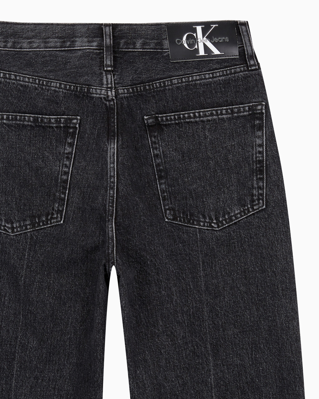 Buy 남성 뉴와이드핏 블랙 데님 in color WASHED BLACK LOGO LACE