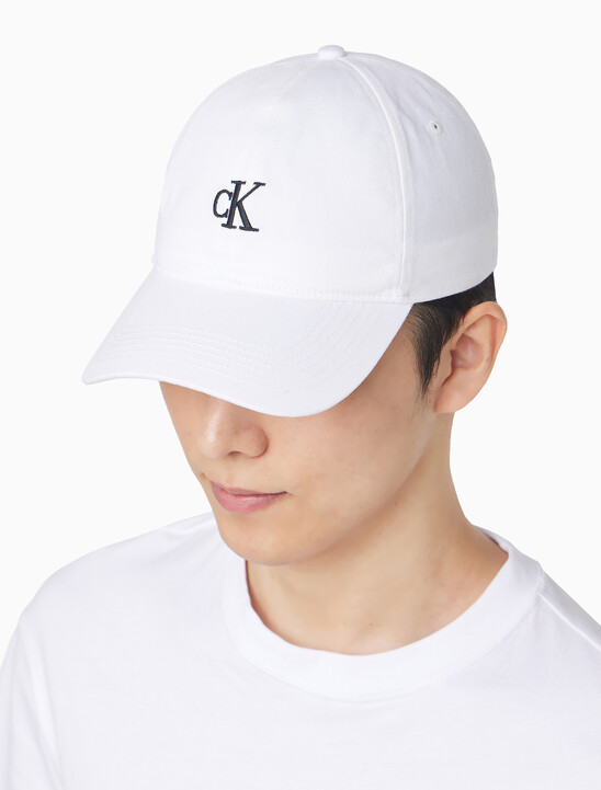 남녀공용 CKJ 스몰 모노그램 로고 볼캡