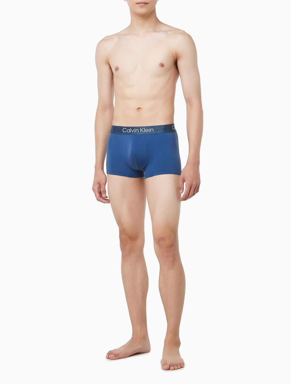 Buy 남성 프로핏 마이크로 로우 라이즈 트렁크 in color Dark Blue