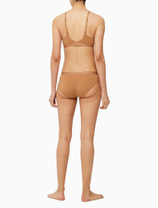 Buy 여성 폼투바디 브라렛 in color SANDALWOOD