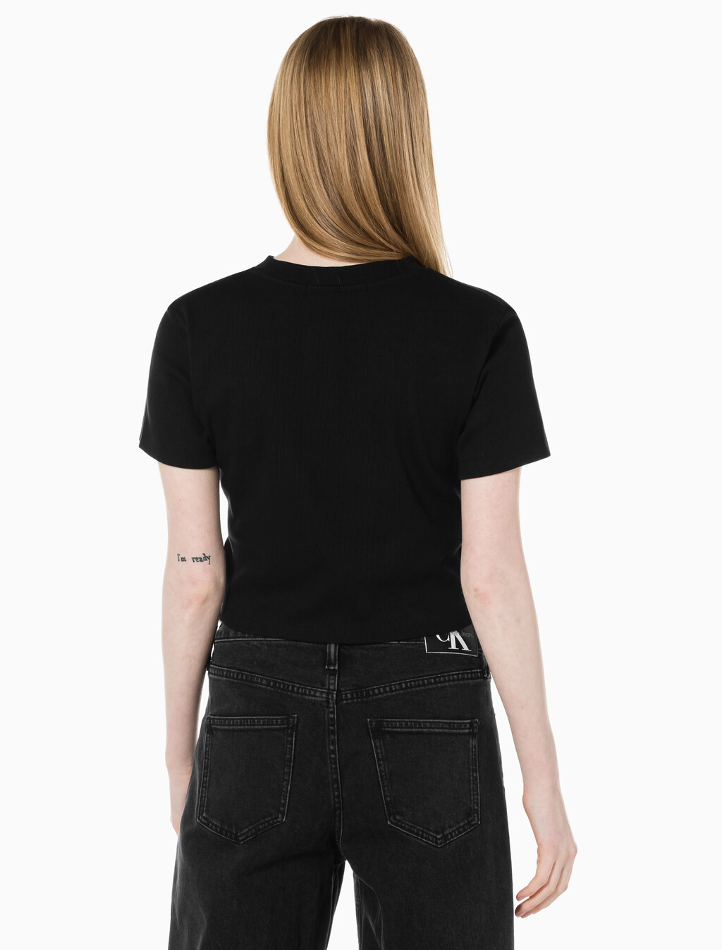 Buy 여성 로고 뱃지 크롭 반팔 티셔츠 in color CK BLACK