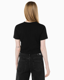 Buy 여성 로고 뱃지 크롭 반팔 티셔츠 in color CK BLACK