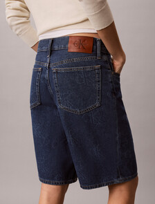 Buy 여성 릴렉스 버뮤다 CK로고 데님 쇼츠 in color Deep Blue