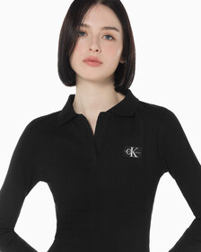 Buy 여성 모노그램 로고 뱃지 폴로 카라 립 원피스 in color CK BLACK