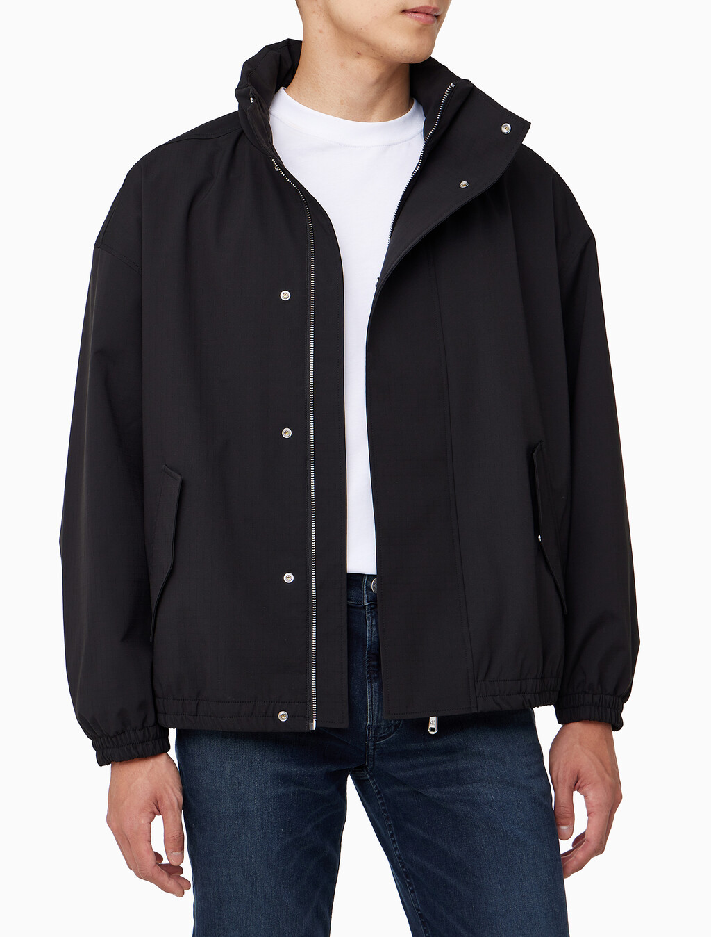 Buy 남성 릴렉스핏 패커블 후드 테크 자켓 in color CK BLACK