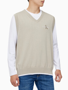 Buy 남성 엠보스드 스웨터 베스트 in color BEIGE