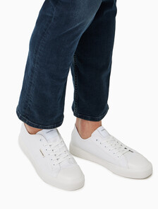 Buy 남성 알바로 레이스업 캔버스 스니커즈 in color WHITE