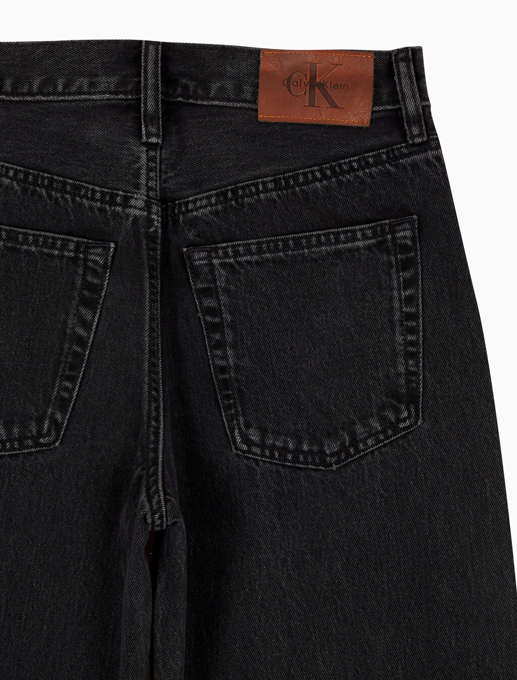 Buy 여성 90's 루즈핏 블랙 데님 in color CK ESSENTIAL BLACK
