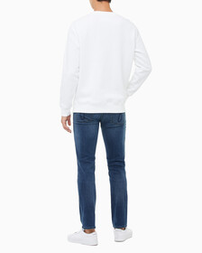 Buy 남성 레귤러핏 인스티튜셔널 로고 기모 스웨트셔츠 in color BRIGHT WHITE