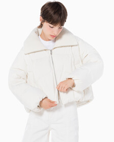 Buy 여성 숏다운 와이드넥 푸퍼 in color WHITE