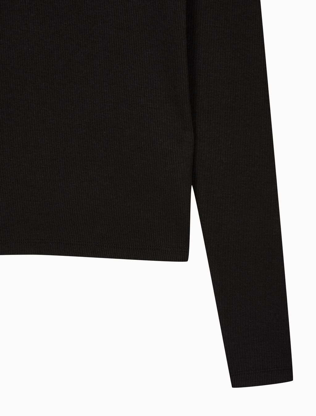 Buy 여성 L/S 우븐 라벨 터틀넥 티셔츠 in color BLACK