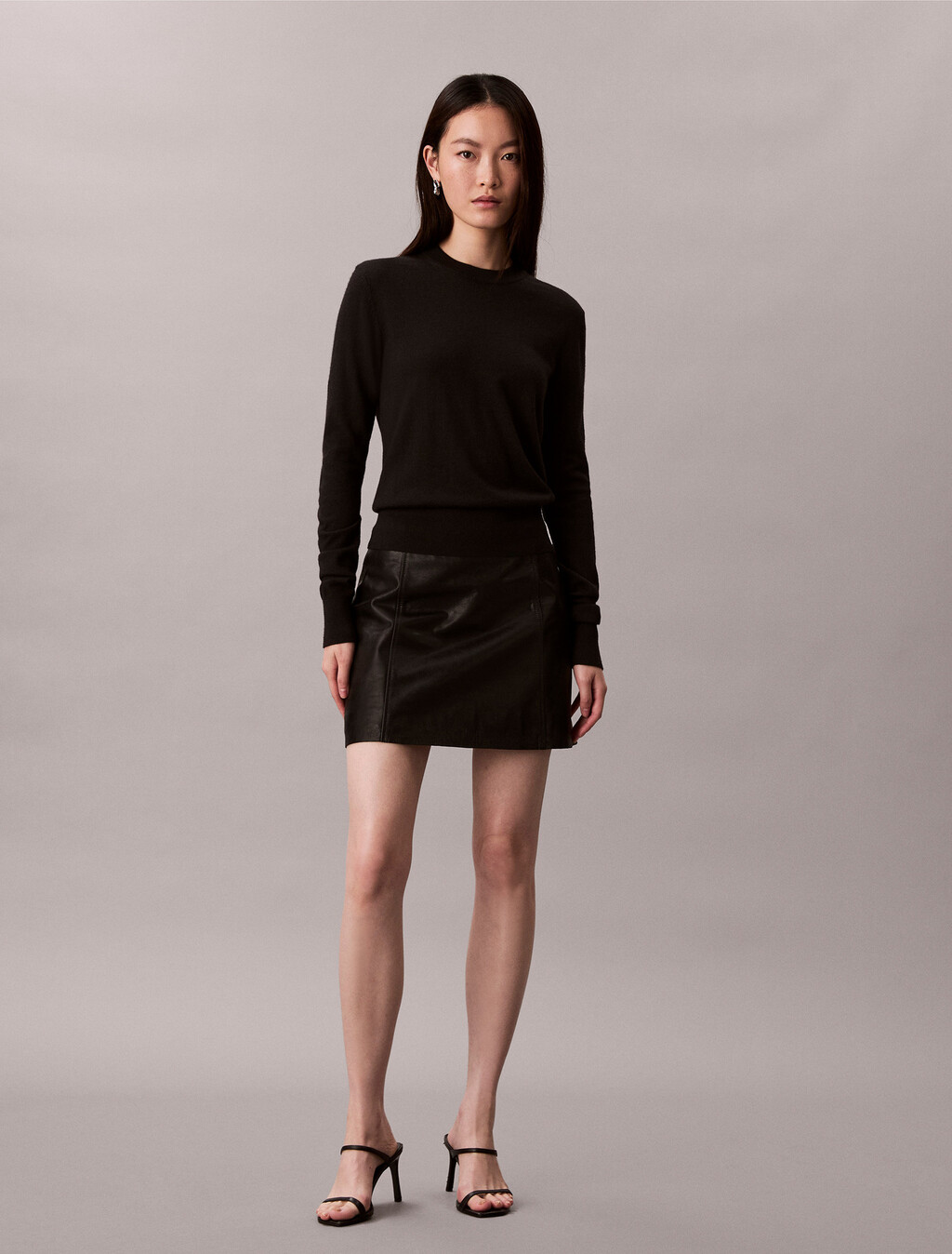 Buy 여성 L/S 엑스트라 파인 메리노 울 스웨터 in color BLACK