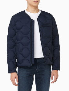 Buy 남성  페더웨이트 나일론 라이트 다운 자켓 in color DARK SAPPHIRE