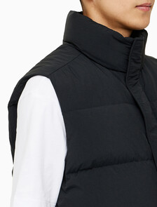 Buy 남성 베이직 에센셜 다운 베스트 in color CK BLACK