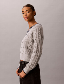 Buy 여성 케이블 브이넥 크롭 스웨터 in color GREY HEATHER