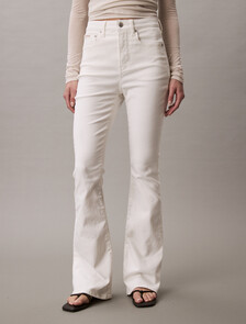 Buy 여성 하이라이즈 플레어 데님 in color WHITE