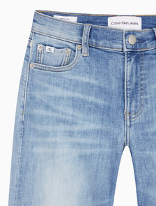 Buy 여성 보이핏 미드블루  데님 in color MID BLUE BACK EMBRO