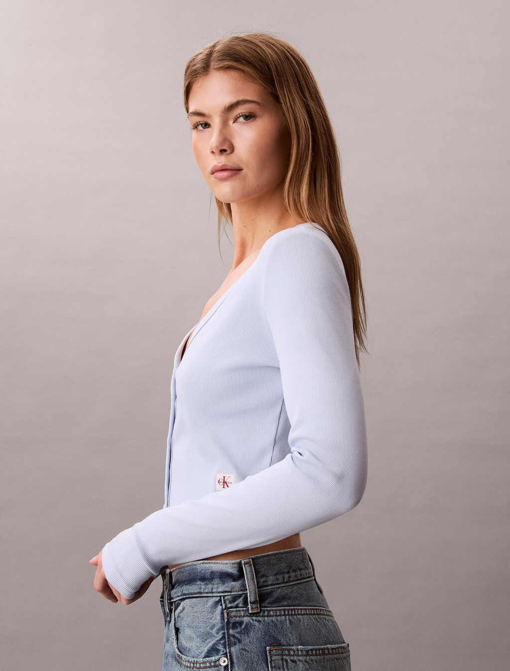 Buy 여성 우븐라벨 베이비립 가디건 in color Light blue