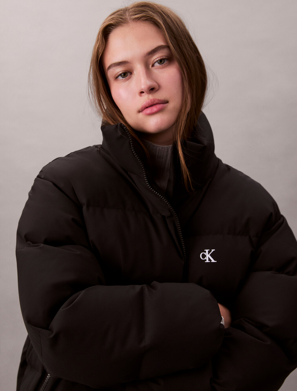 Buy 여성 미드 랭스 후드 다운 in color BLACK