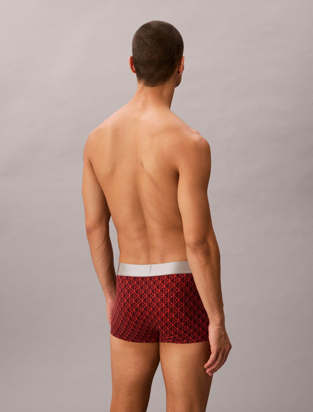 Buy 남성 브러시드 마이크로파이버 스트레치 로우 라이즈 트렁크 in color Red