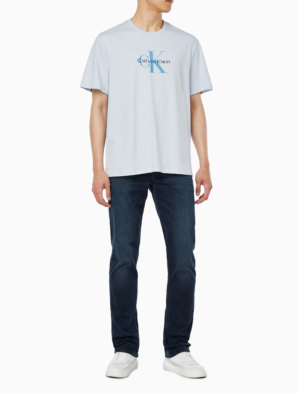 Buy 남성 레귤러핏 히어로 모노그램 로고 반팔 티셔츠 in color LIGHT BLUE