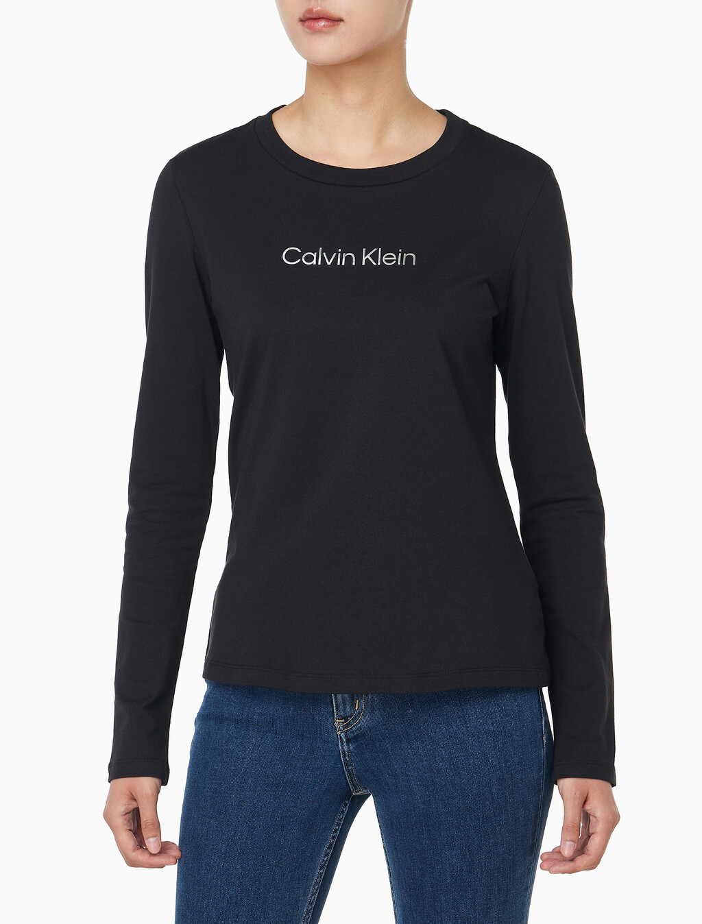 Buy 여성 L/S 스탠다드 로고 슬림 크루넥 티셔츠 in color BLACK