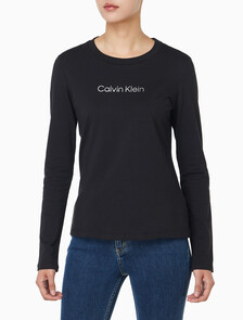 Buy 여성 L/S 스탠다드 로고 슬림 크루넥 티셔츠 in color BLACK