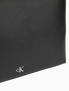 Buy 여성 CKJ 미니멀 모노그램 슬림 토트 백 in color BLACK