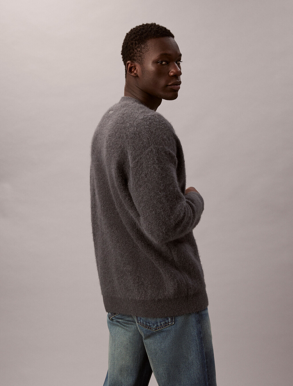 Buy 남성 브러시드 알파카 스웨터 가디건 in color Dark Blue